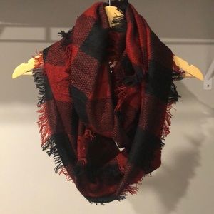 Women’s Buffalo Plaid Red/Black Infinity Scarf